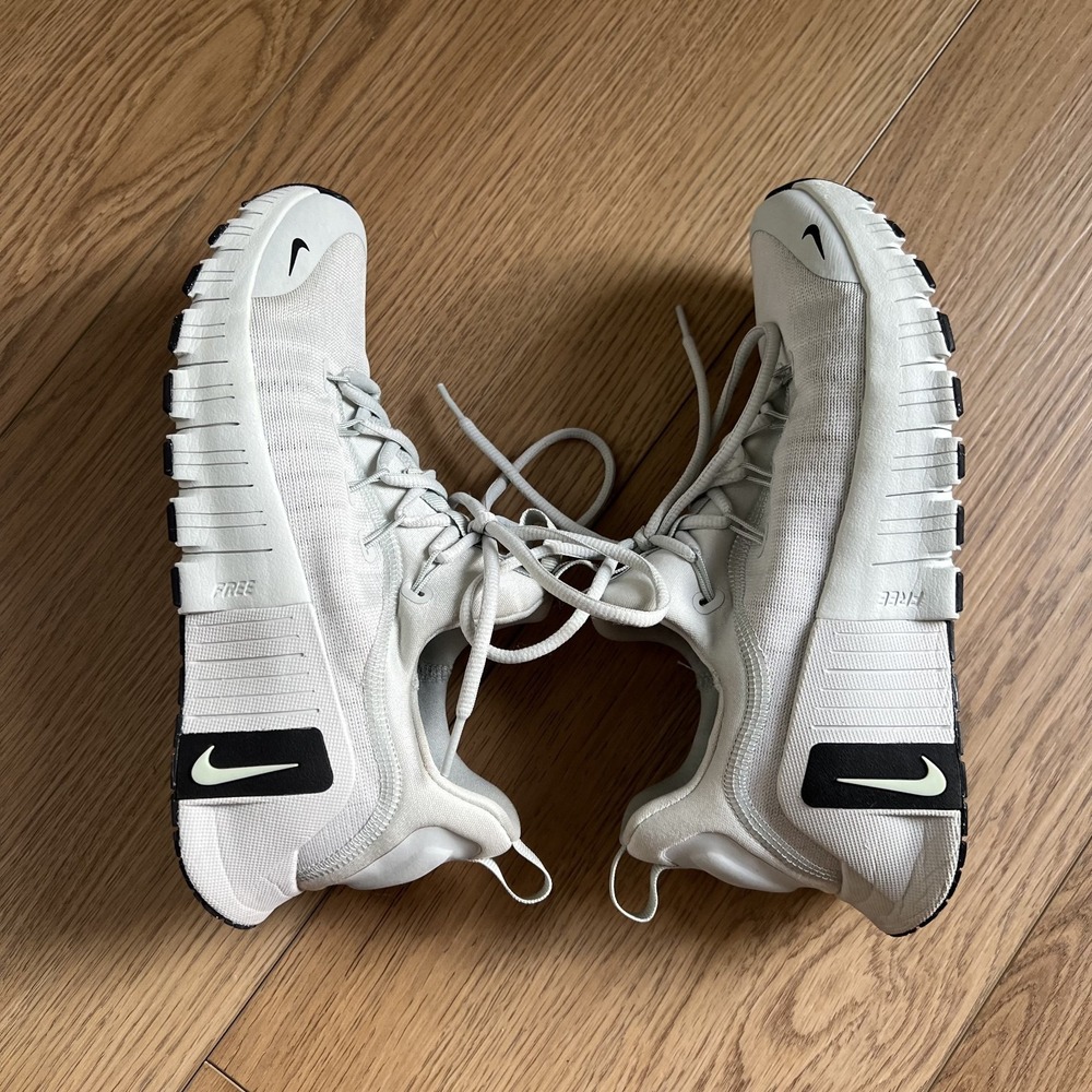*Gently Worn* Nike Free Metcon 6 Gray Blue White Women's Size 8.5 FJ7126-008